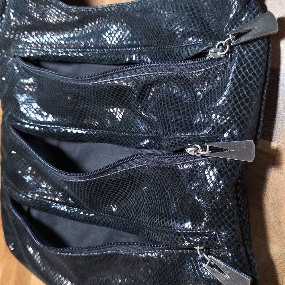 Liza Ganz Crossbody Bag - Picture 8 of 9